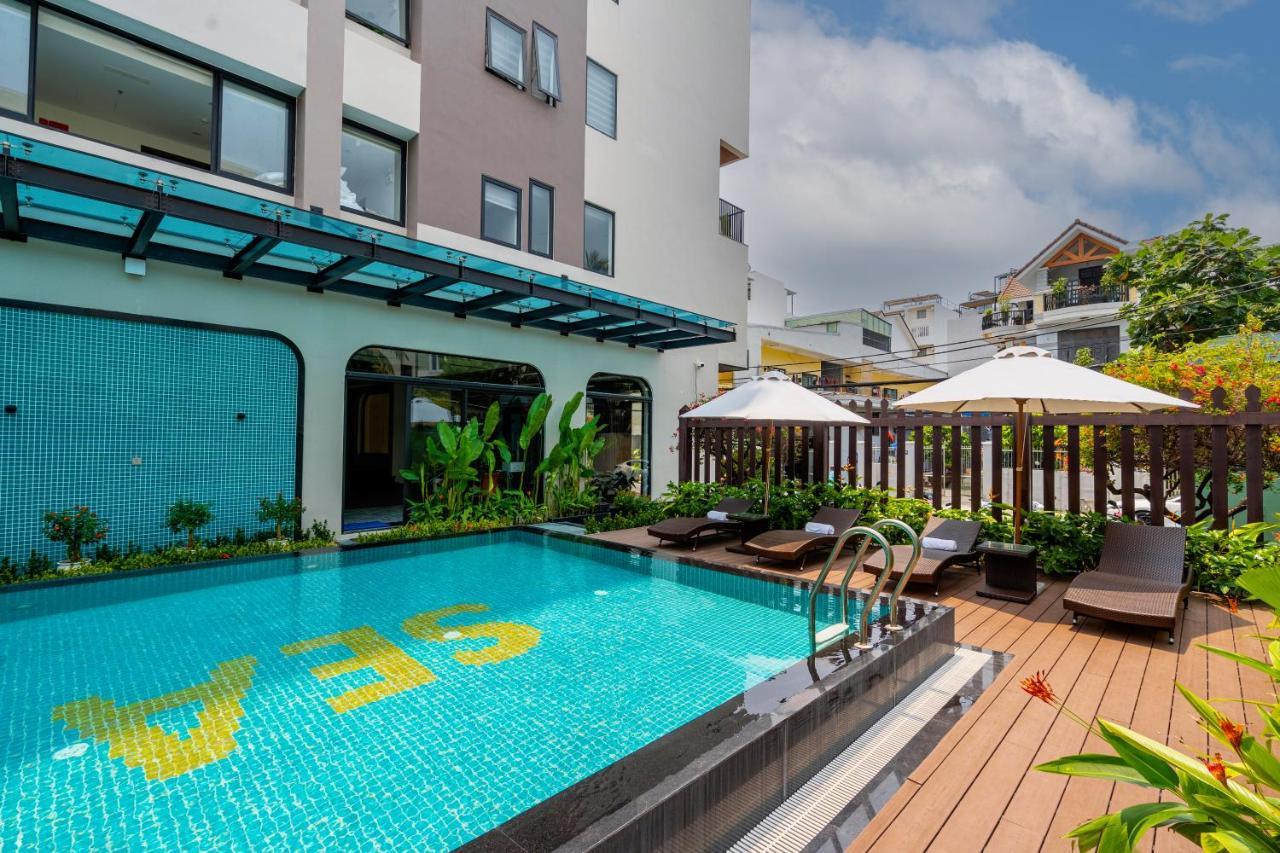Sea Breeze Condotel Danang Екстер'єр фото